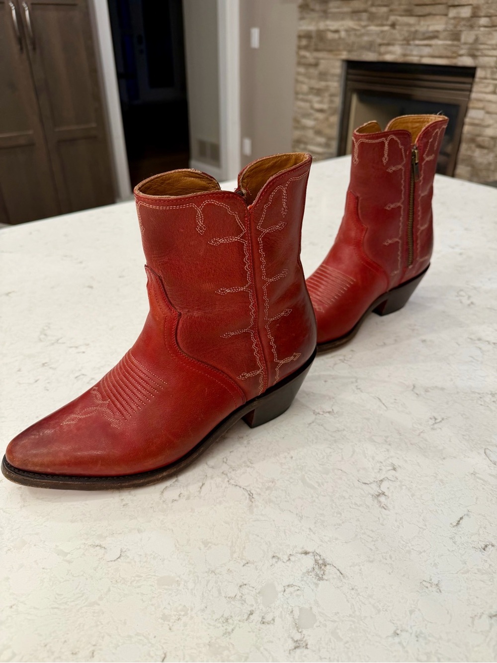 Luchesse Women’s Red Leather Western Ankle Boots Like New Size 7.5 - Picture 5 of 13